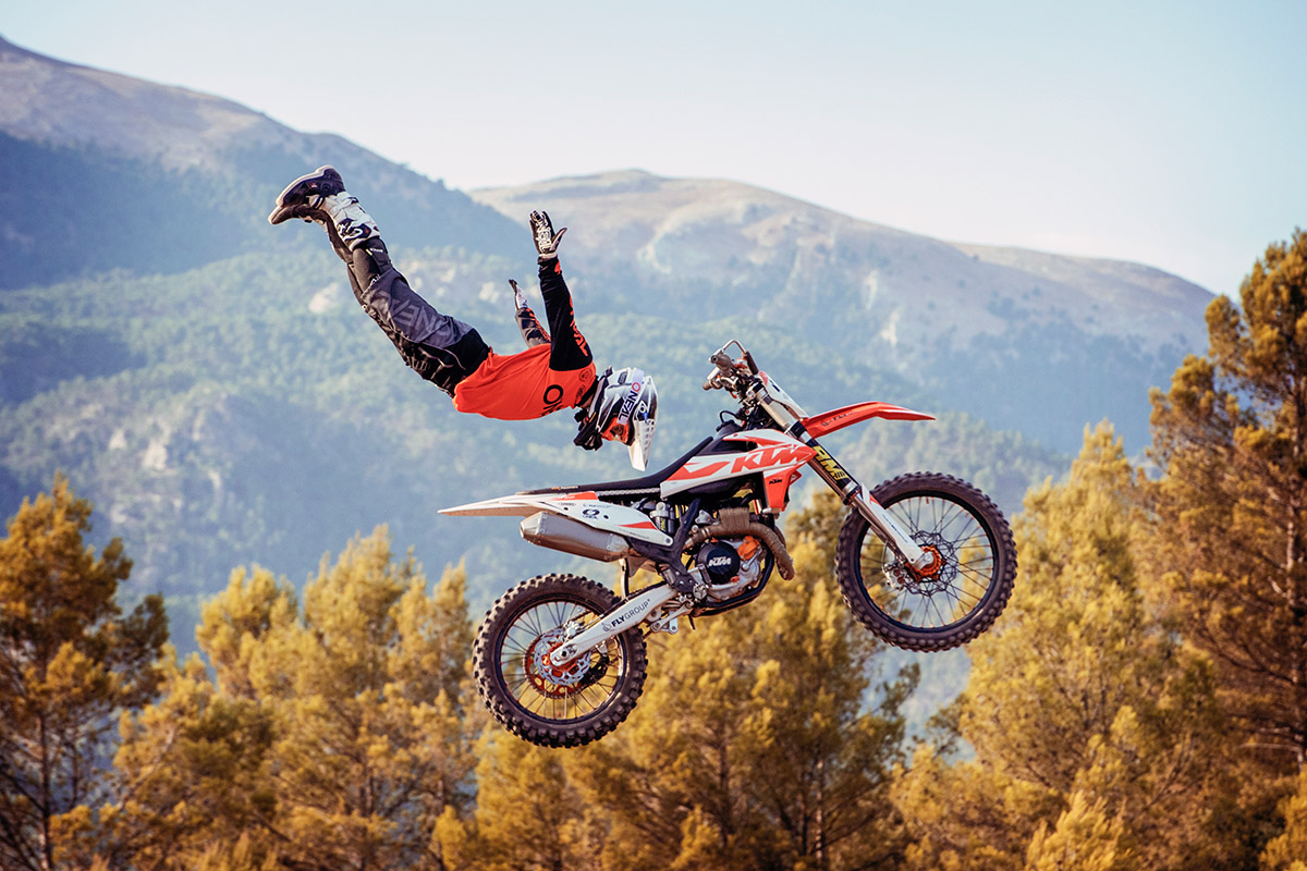 Maikel action 4