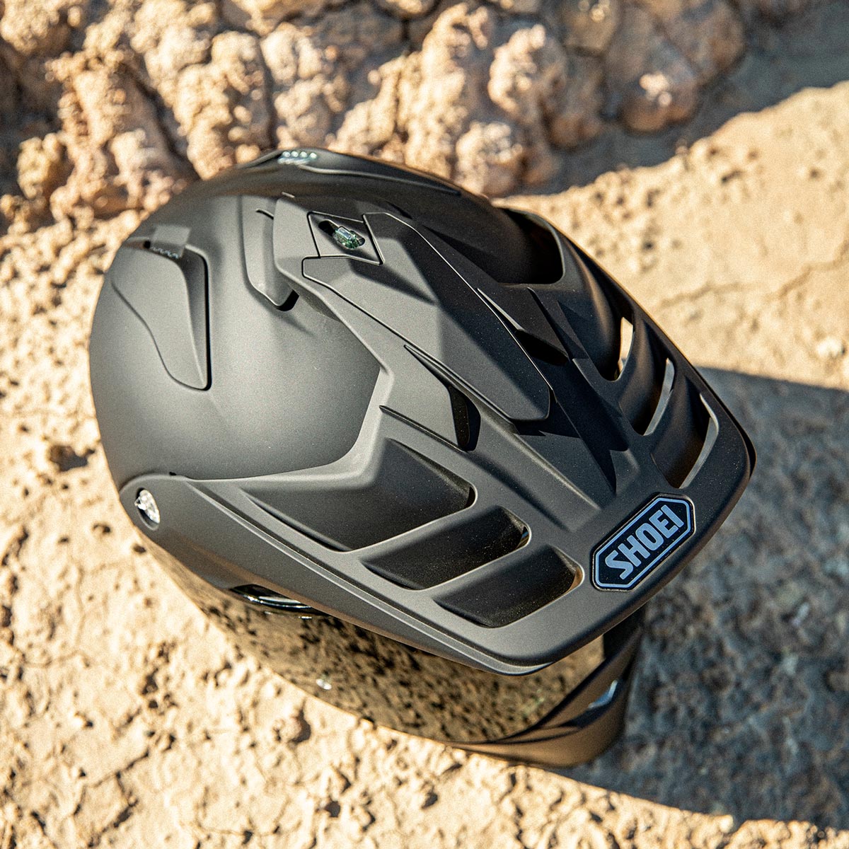 shoei_hornet-adv-06_square_02